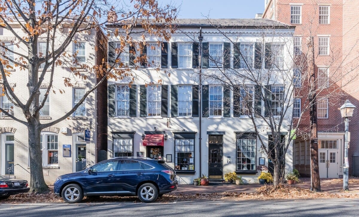 HEART of Old Town | Historic 1BR | 99 Walk Score!
