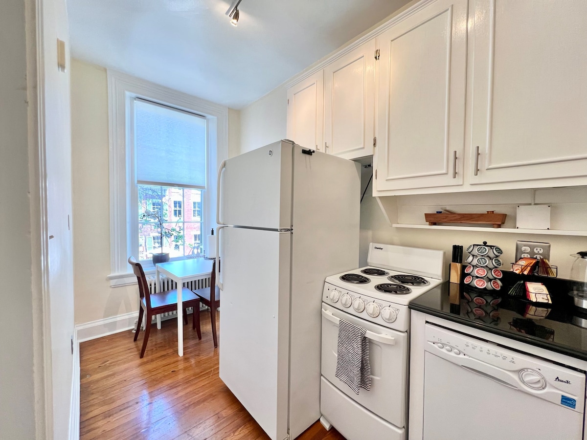 HEART of Old Town | Historic 1BR | 99 Walk Score!