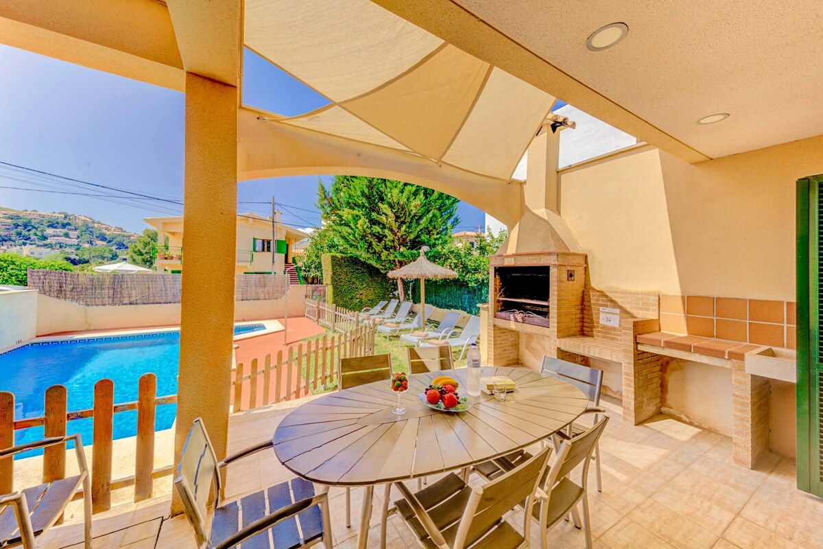 Lovely Mallorcan villa - only 100m to beach!