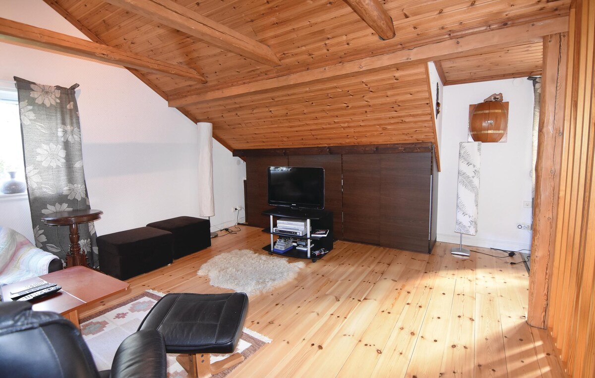 位于Årjäng的美丽房源，设有4间卧室和无线网络