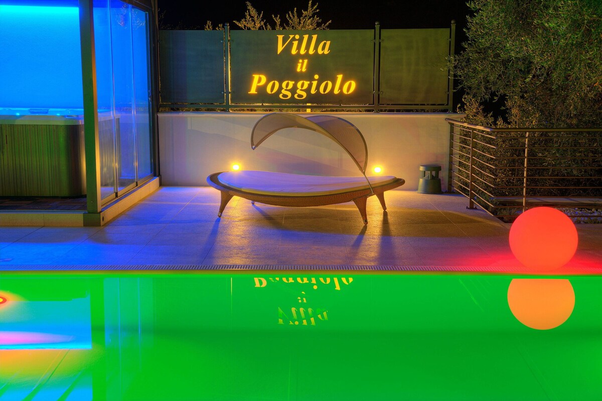 Villa il poggiolo - modern hi-tech villa, for 16,