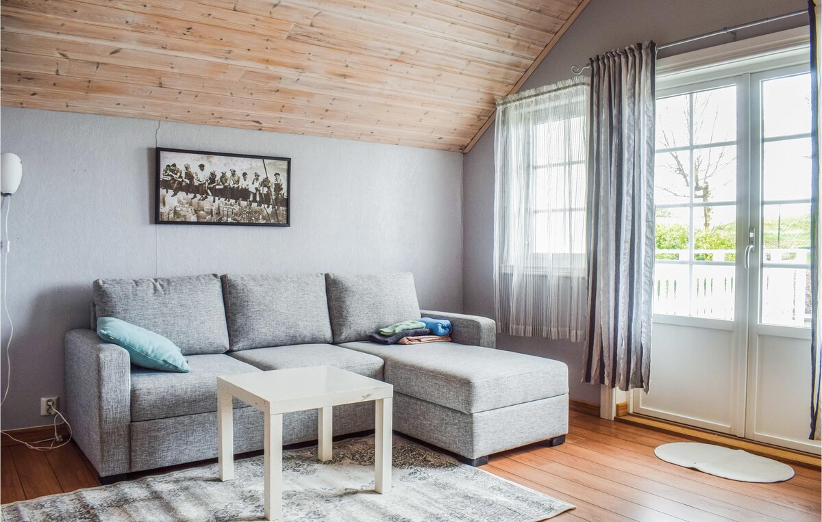 Nice home in Valevåg with 4 Bedrooms and WiFi