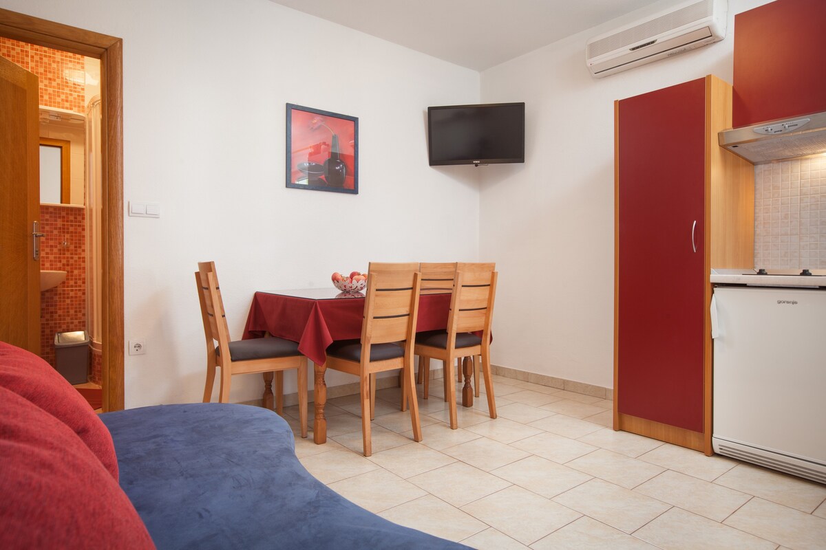 A-14457-b One bedroom apartment with terrace and