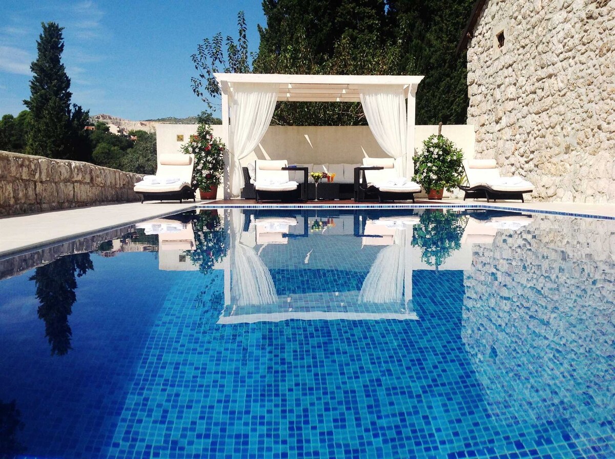 Dubrovnik Summer Residence with Pool