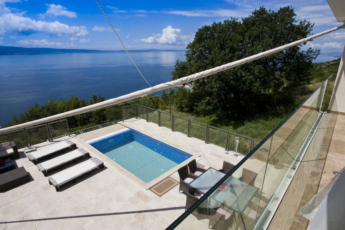 Luxury Villa Venera with Pool