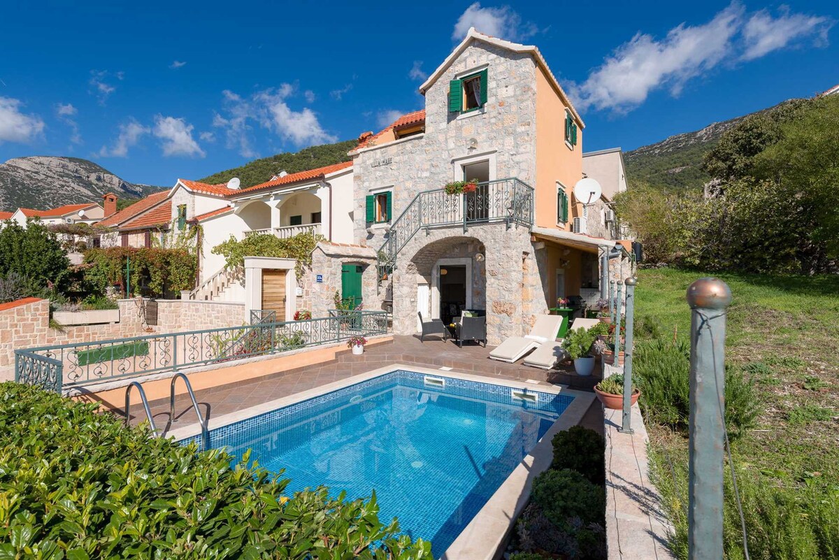 Villa Brač Stone with Swimming Pool