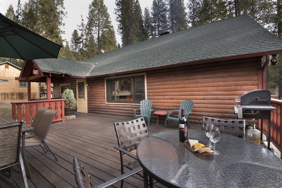 37 Wapiti - Cabin Inside Yosemite!