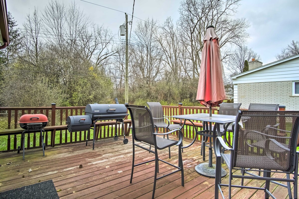 Suburban Detroit Home w/ Porch, Yard & Fire Pit!