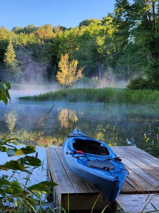 Muskoka Hideaway -热水浴缸/私人步道/柴炉