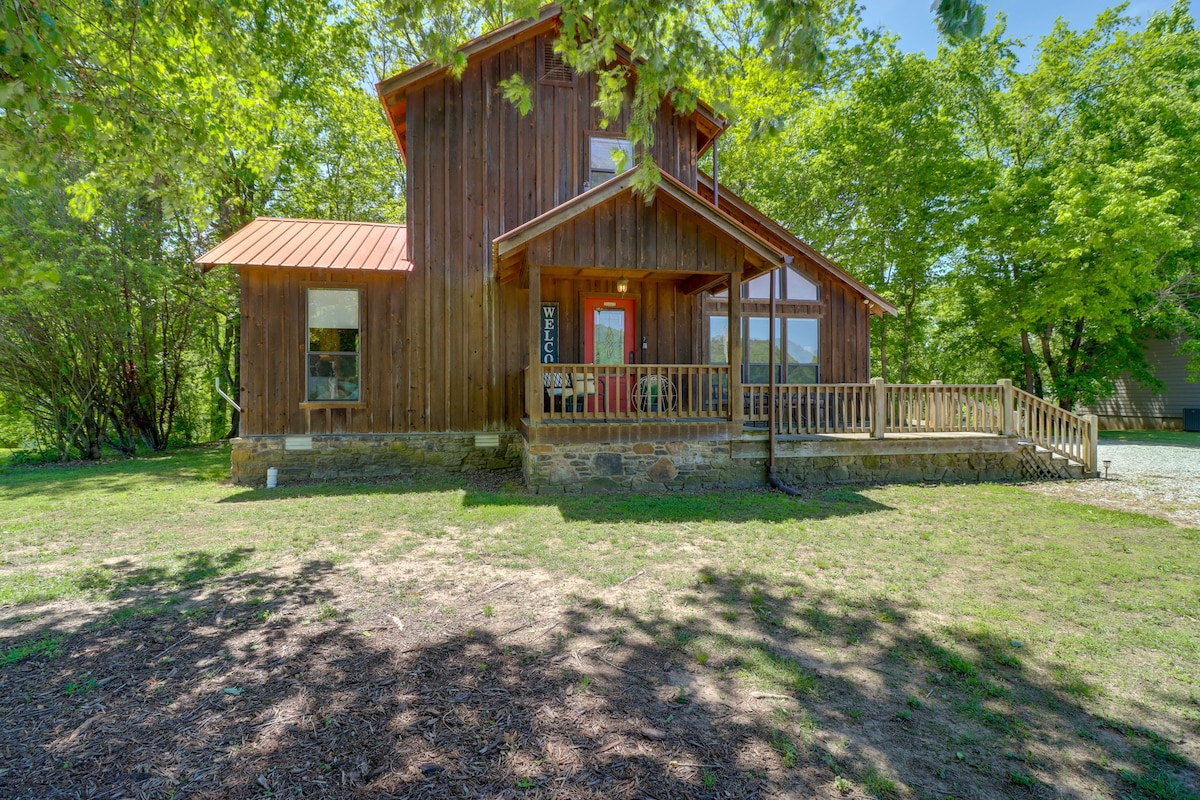 Roomy Riverfront 'Trout Valley Cabin' w/ Porch!