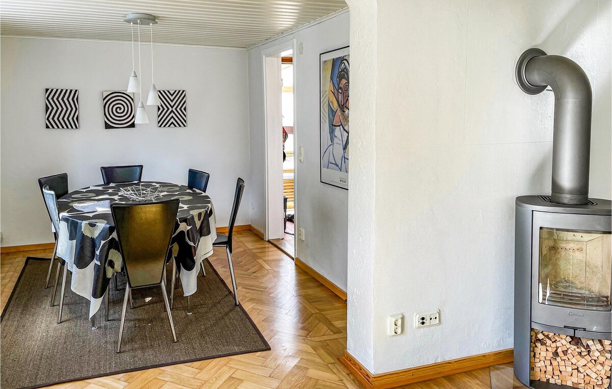 Stunning home in Ystad with kitchen