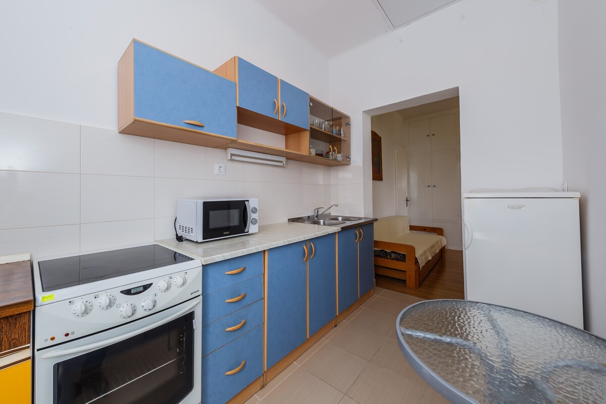 A-14577-a Four bedroom apartment with terrace