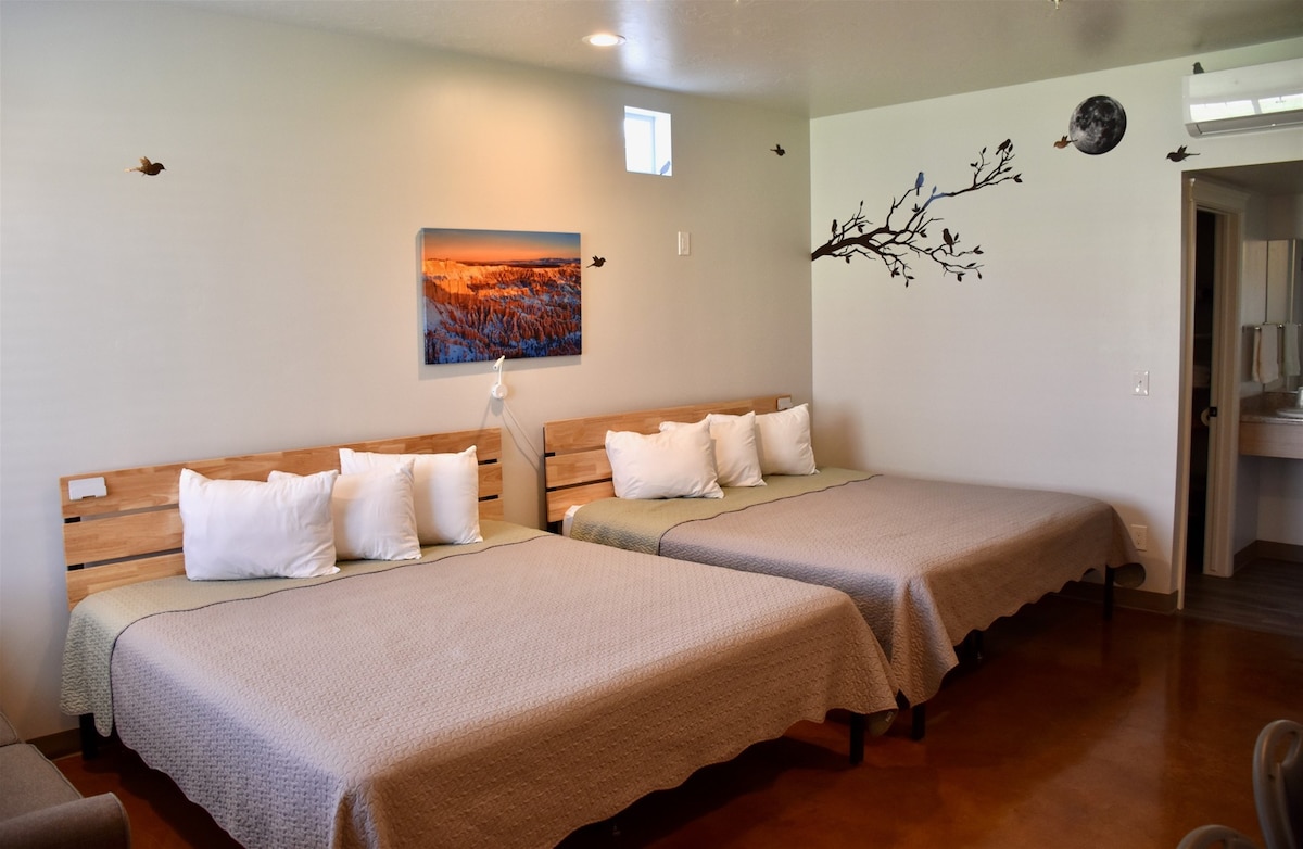 双层床房3卧室，带全功能卫生间