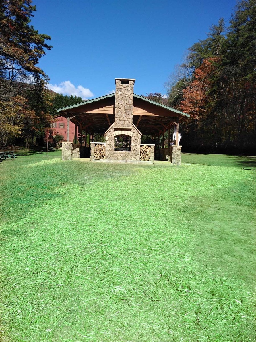 Deer Crossing Lodge