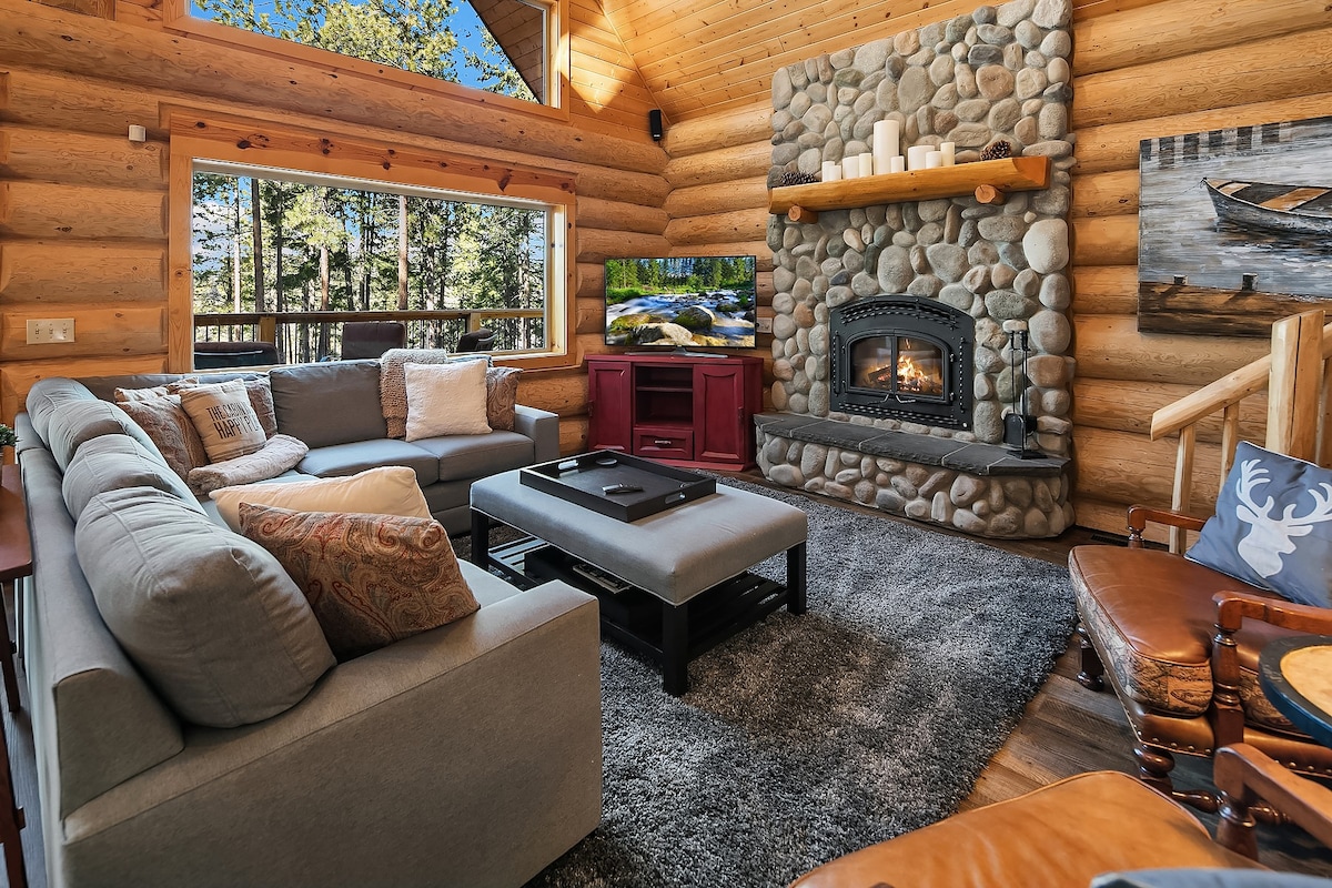5英亩私人小木屋Tall Pines-picturesque Log Cabin