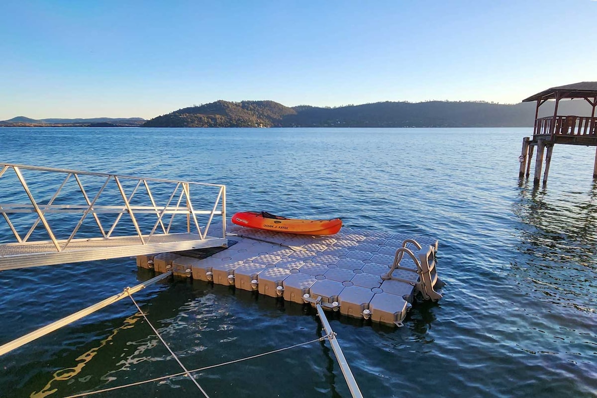 带码头、桨板和皮划艇的湖滨度假胜地！