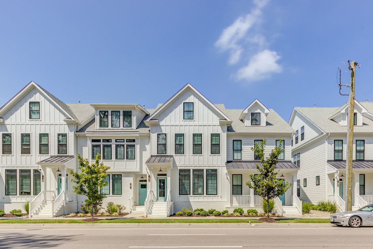 Beach Townhouse by the Boardwalk (517)