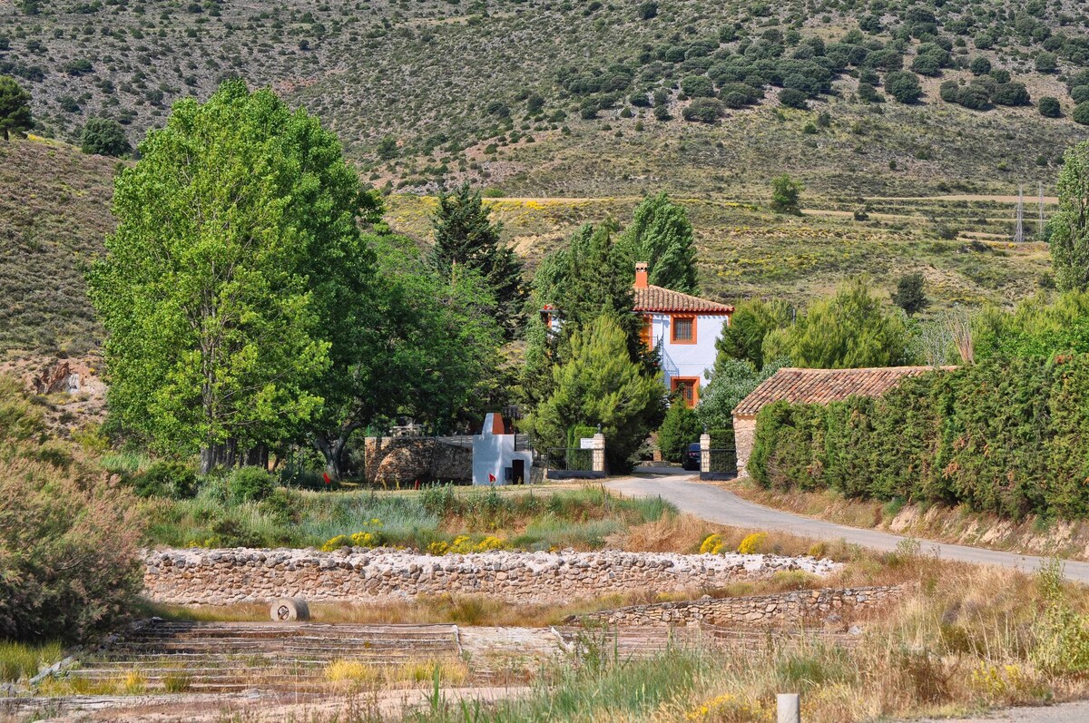 Moratalla的农舍El Salero （游泳池、足球场、壁炉等）