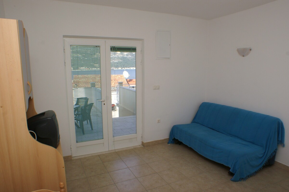 A-4349-d One bedroom apartment with terrace and