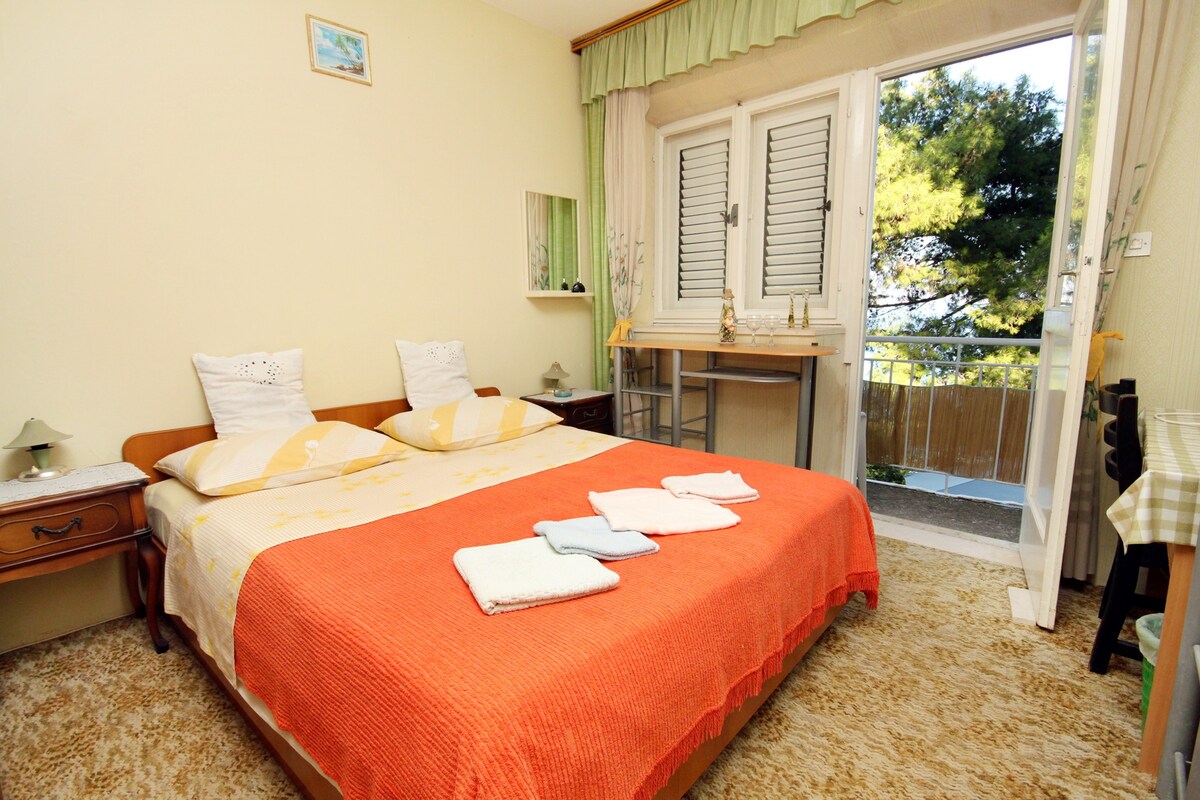 S-9272-a Room near beach Lumbarda, Korčula