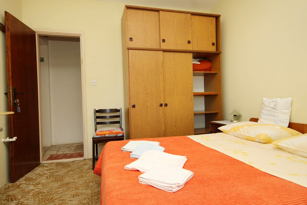 S-9272-a Room near beach Lumbarda, Korčula