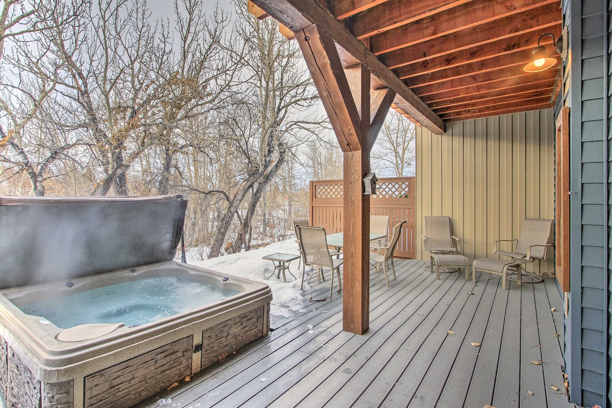 Red Lodge Townhome带私人热水浴缸和Mtn景观！