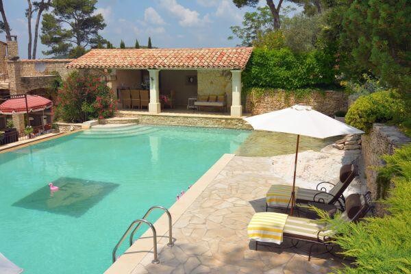 prestige property with exceptionnal heated pool in