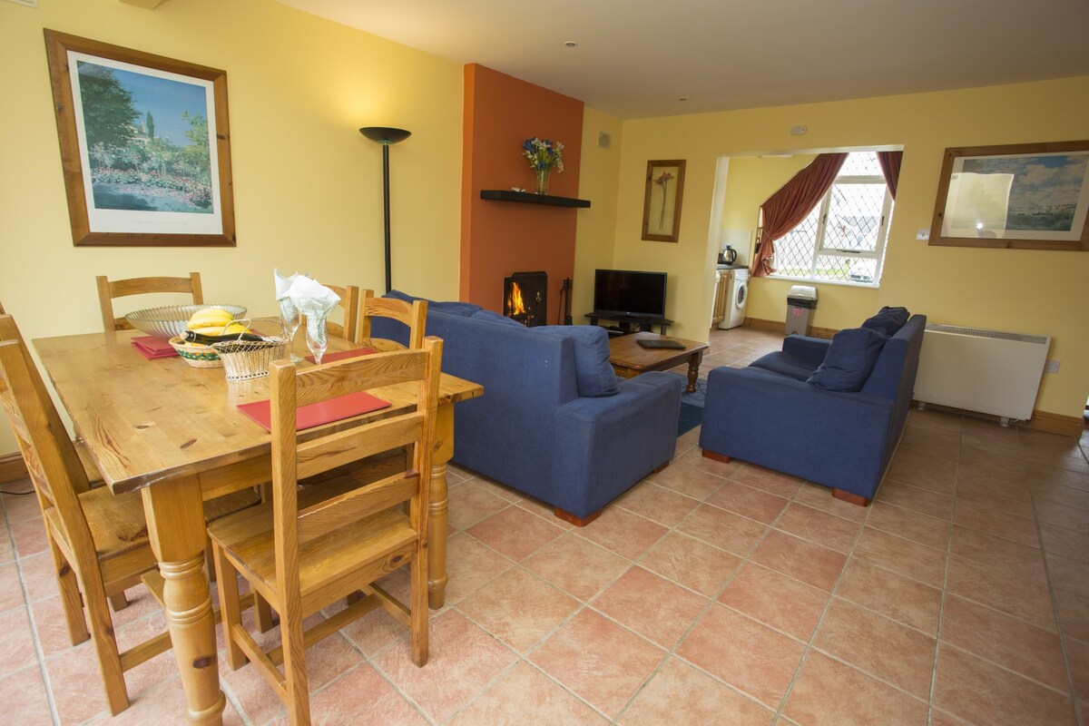 Willow Grove Holiday Cottage (No.4)