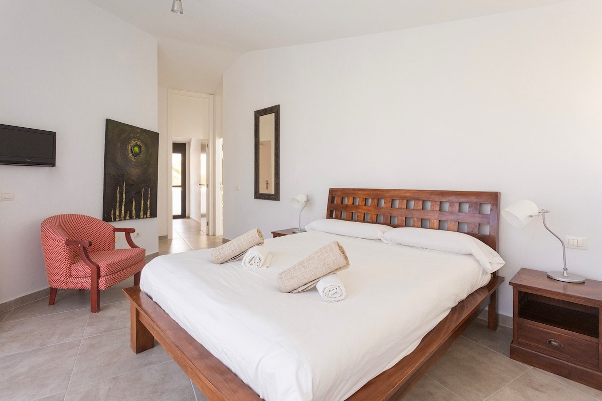 3H La Quinta -带泳池的美丽4卧室别墅