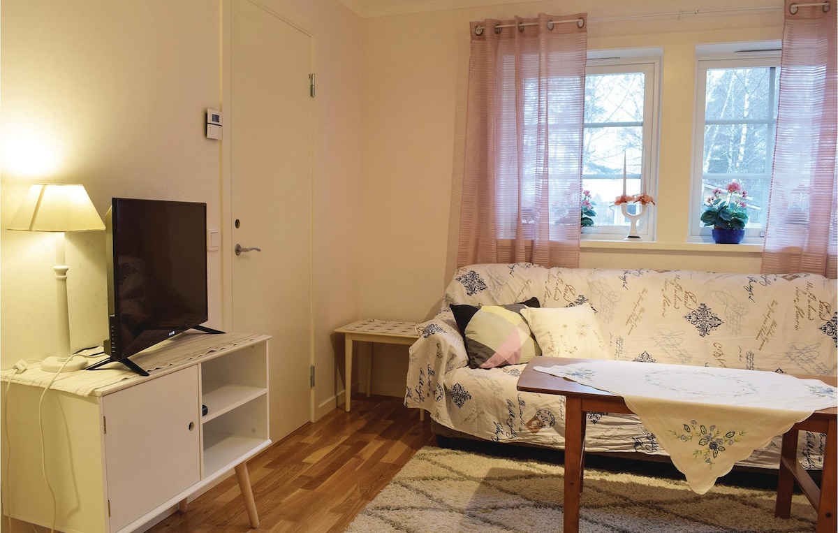 2 bedroom cozy apartment in Katthammarsvik