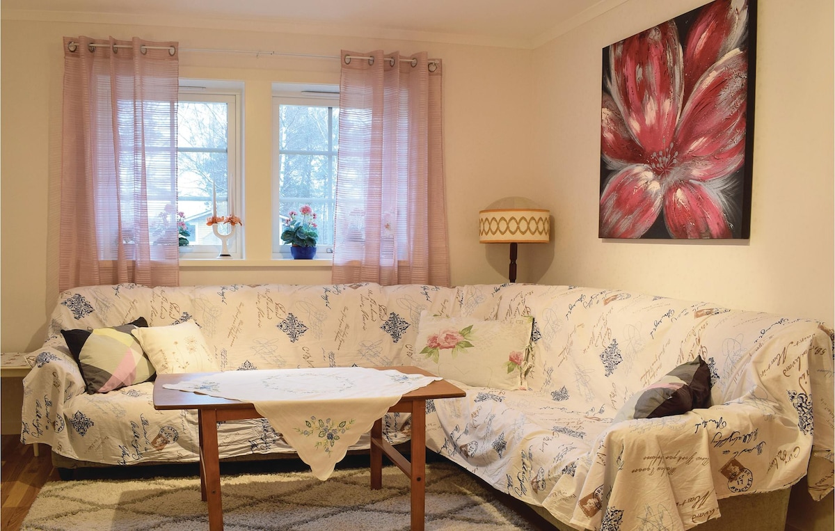 2 bedroom cozy apartment in Katthammarsvik