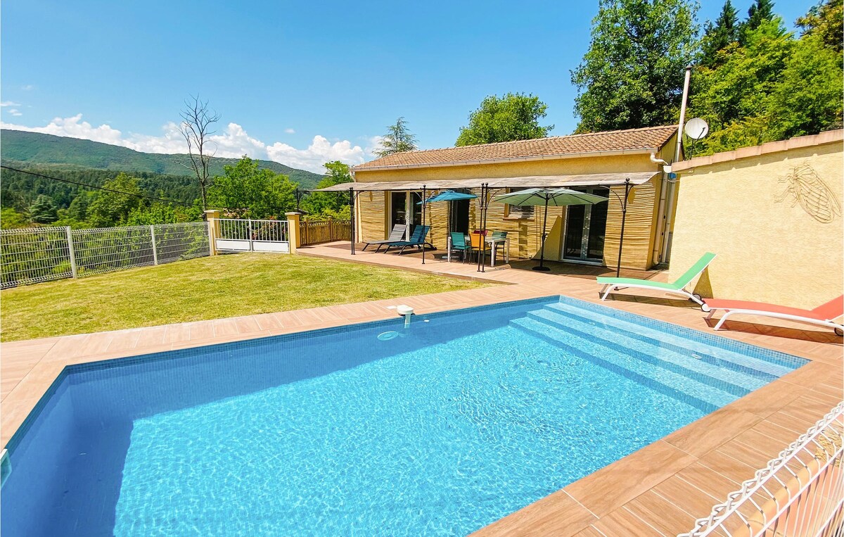 Stunning home in Molières-sur-Cèze with WiFi