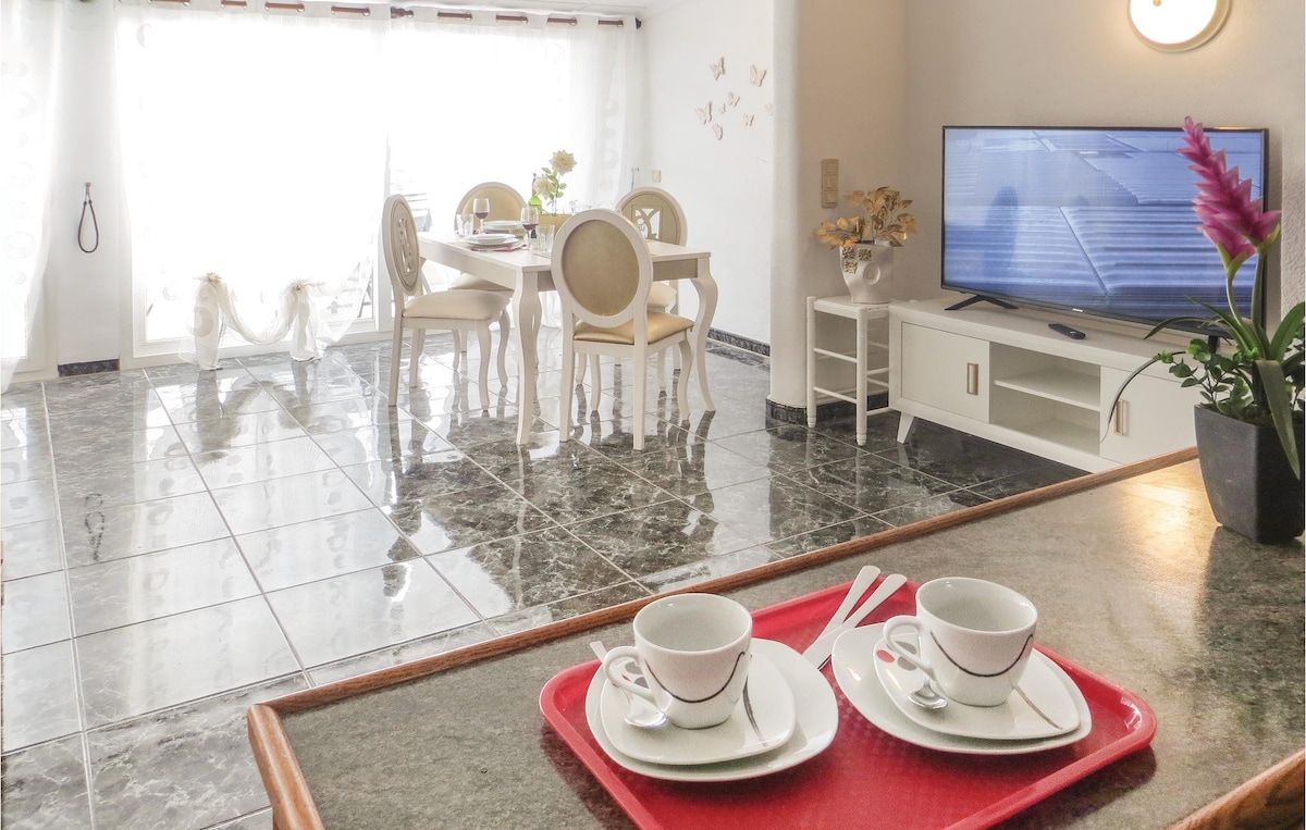 Nice apartment in Torrevieja with WiFi