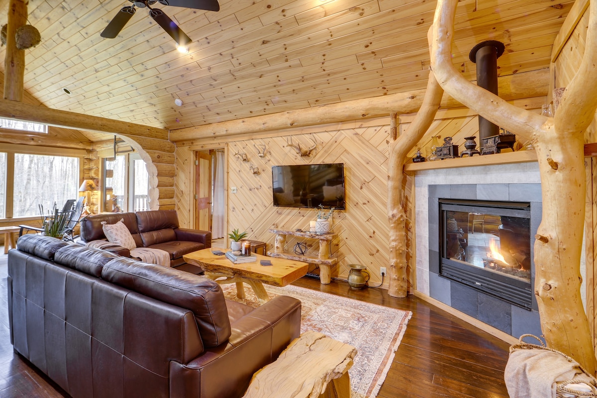 Lavish Tustin Cabin on 7 Acres w/ Fire Pit & Porch