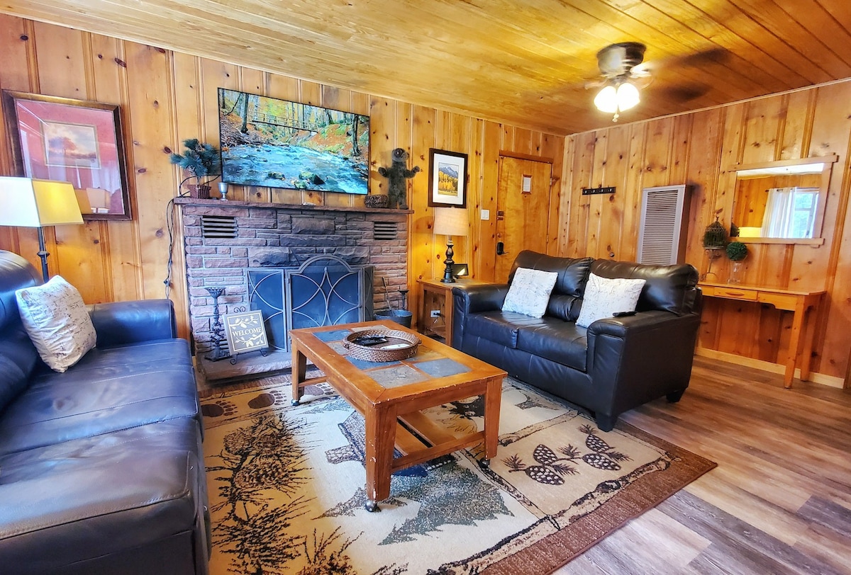 The Black Bear Cabin @ The Inn on Fall River