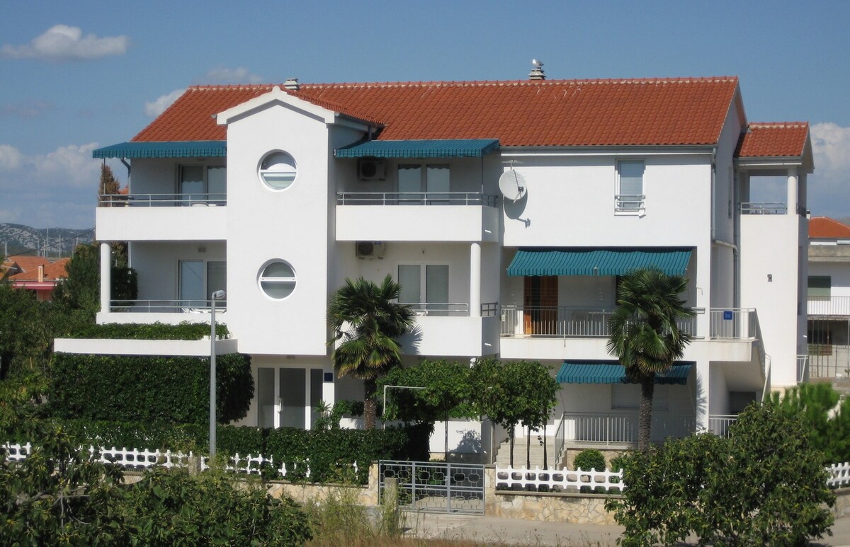 Apartment Beti - 70 m from sea