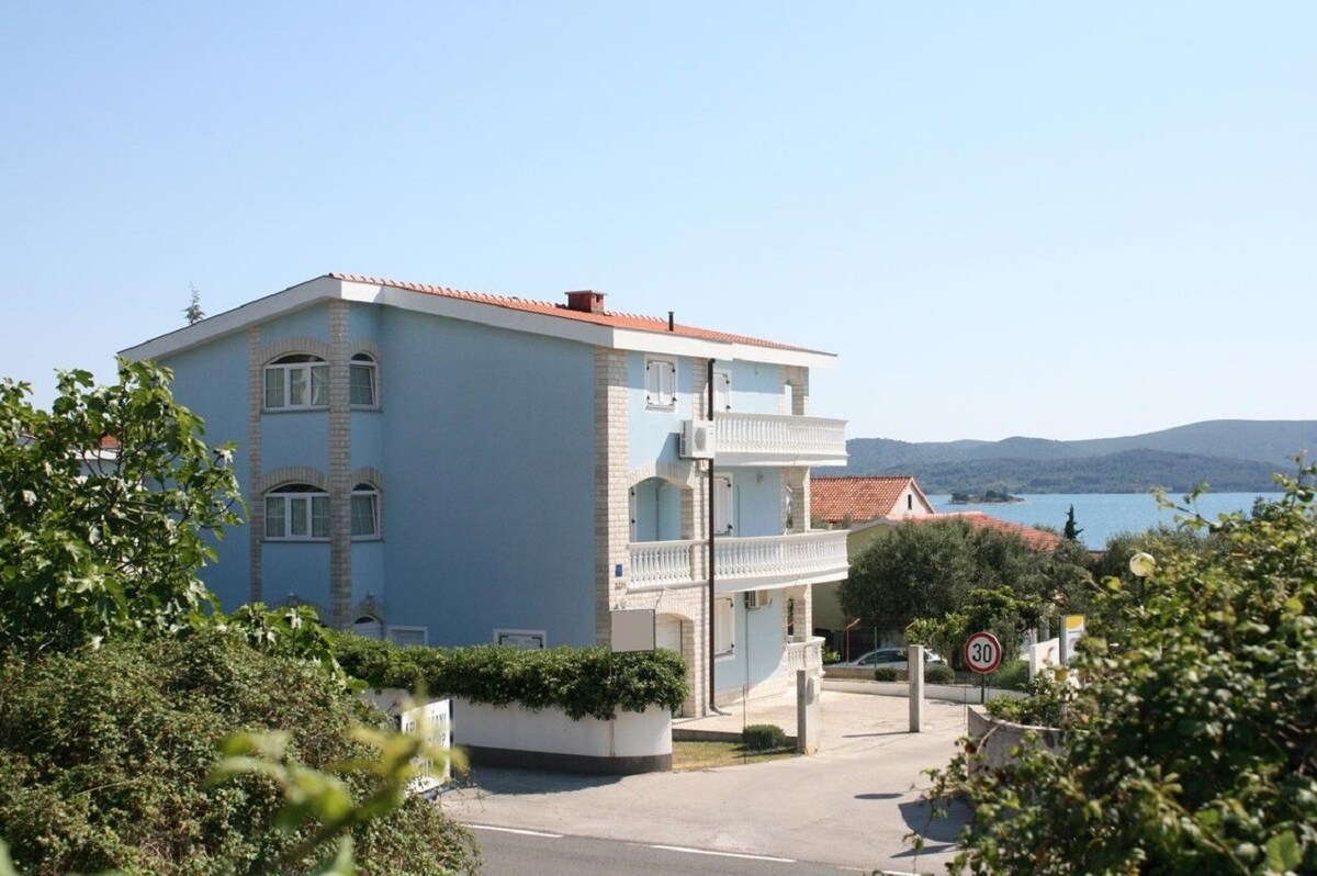 Vese公寓-距离海滩100米