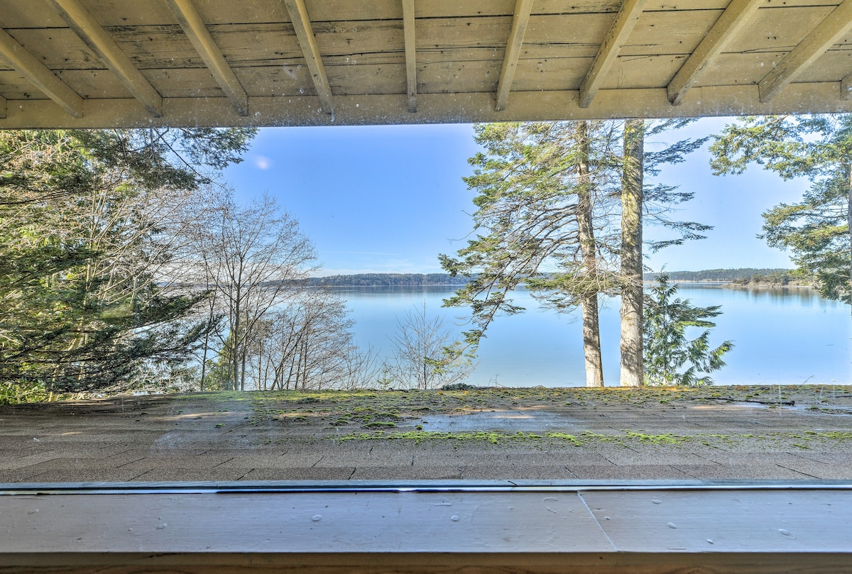 Cozy Beachouse: View & Deck, Steps from Skagit Bay