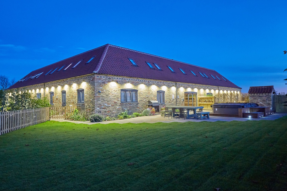 红橡谷仓（ Red Oak Barn ） ，阿什林农场谷仓（ Ashlin Farm Bar