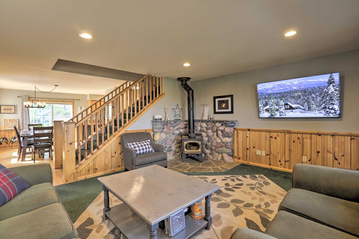 Quiet Chalet w/ Big Views - Walk to Tahoe Skiing!