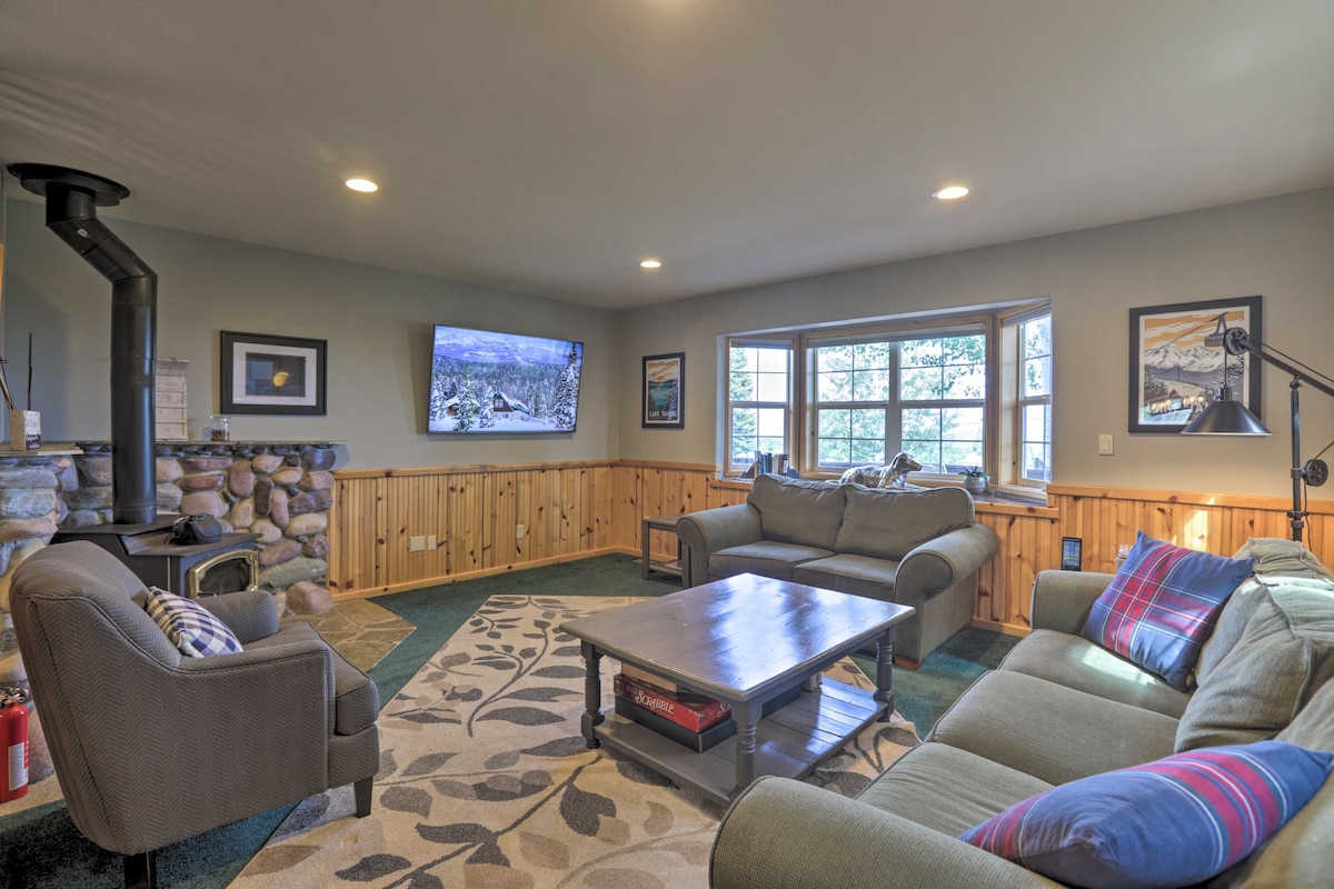 Quiet Chalet w/ Big Views - Walk to Tahoe Skiing!