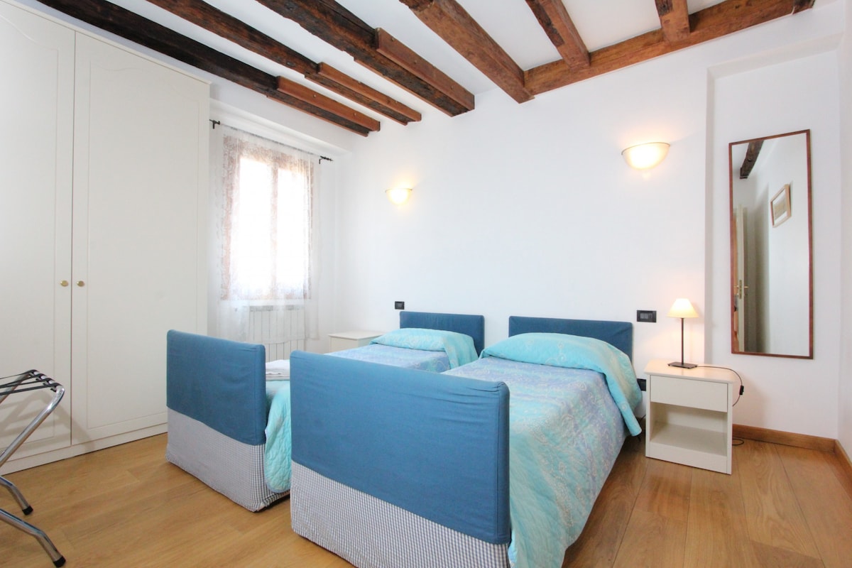 Residence dei Mori (80m from Rialto´s Bridge)