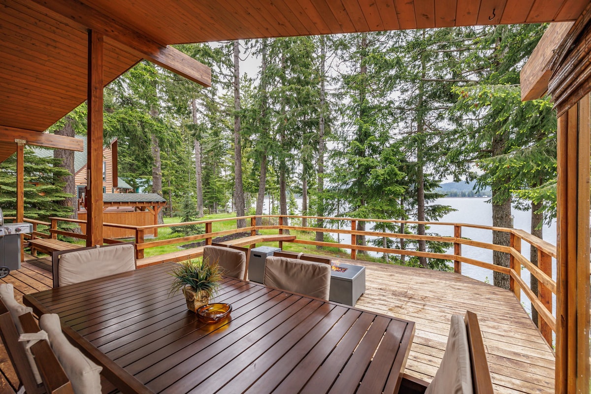 Lakefront Luxury-HotTub/Fireplace-Special Offer!