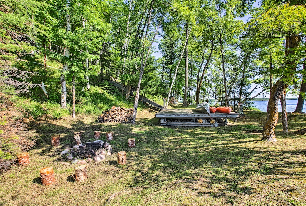 Trout Lake Cabin w/ Private Dock, Kayaks & Loft!