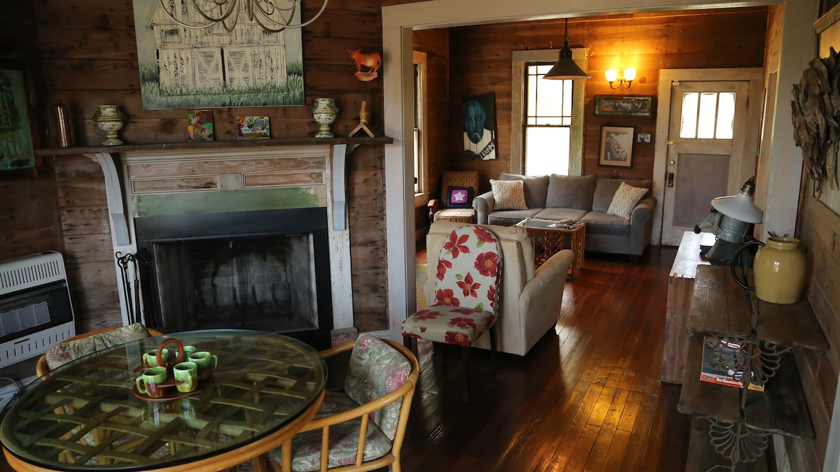 1905 Cabin at Fortenberry Farm