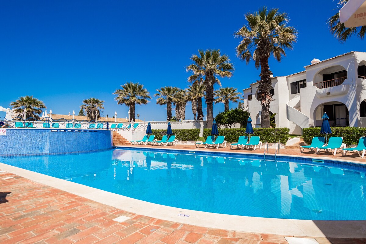 Casa Borboleta - Communal pool, sea views & 350m f