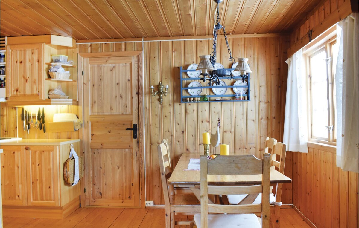 Sjusjøen的迷人房源，带4个卧室和WiFi