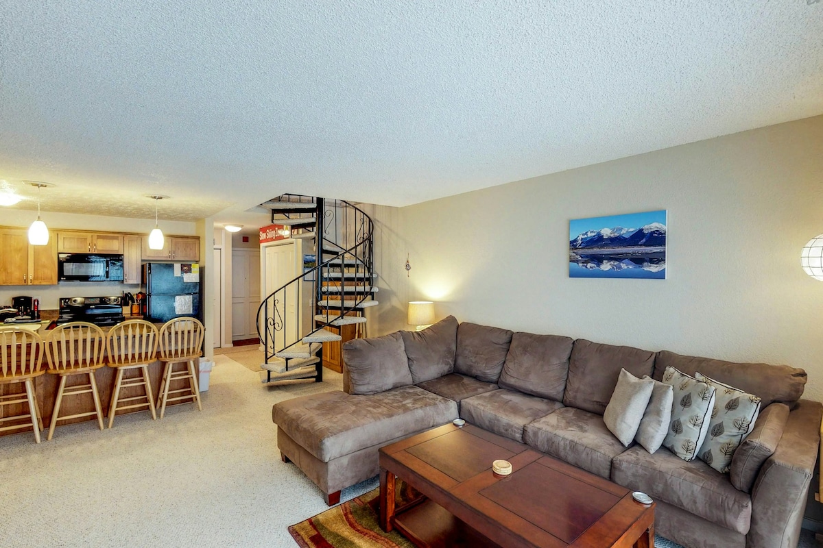 Renovated 2BR Ski In/Out Alyeska 2nd-Floor