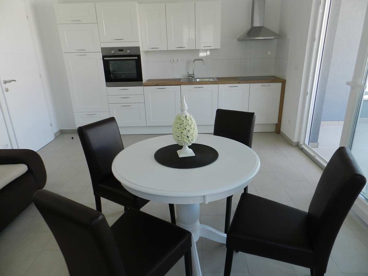 A-15214-c One bedroom apartment with terrace