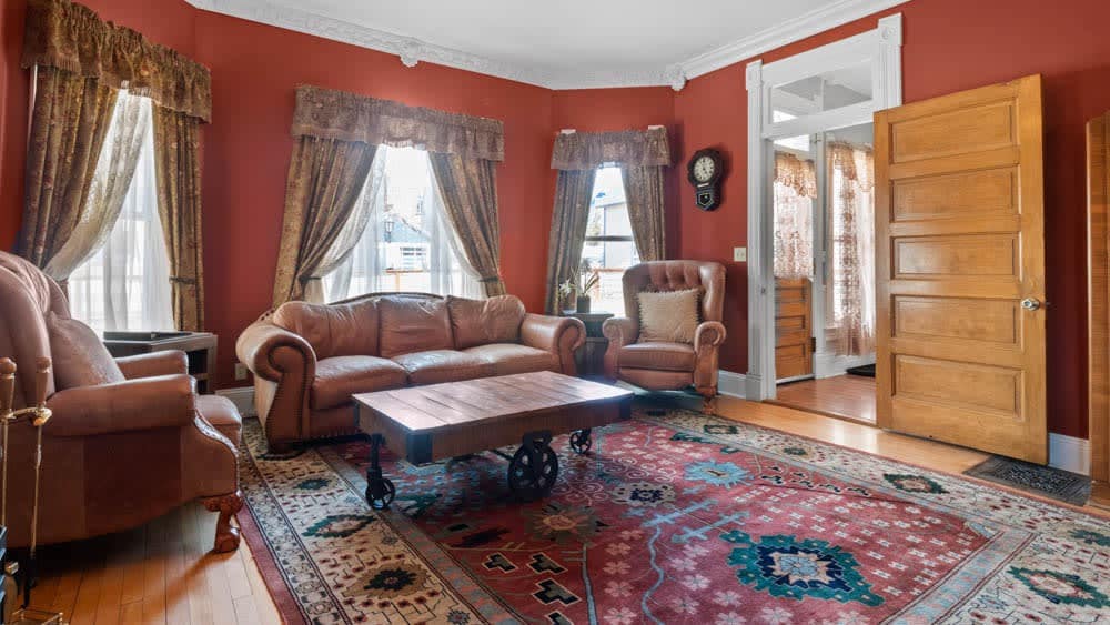 Governor 's Mansion ，美丽的3卧室和台球桌